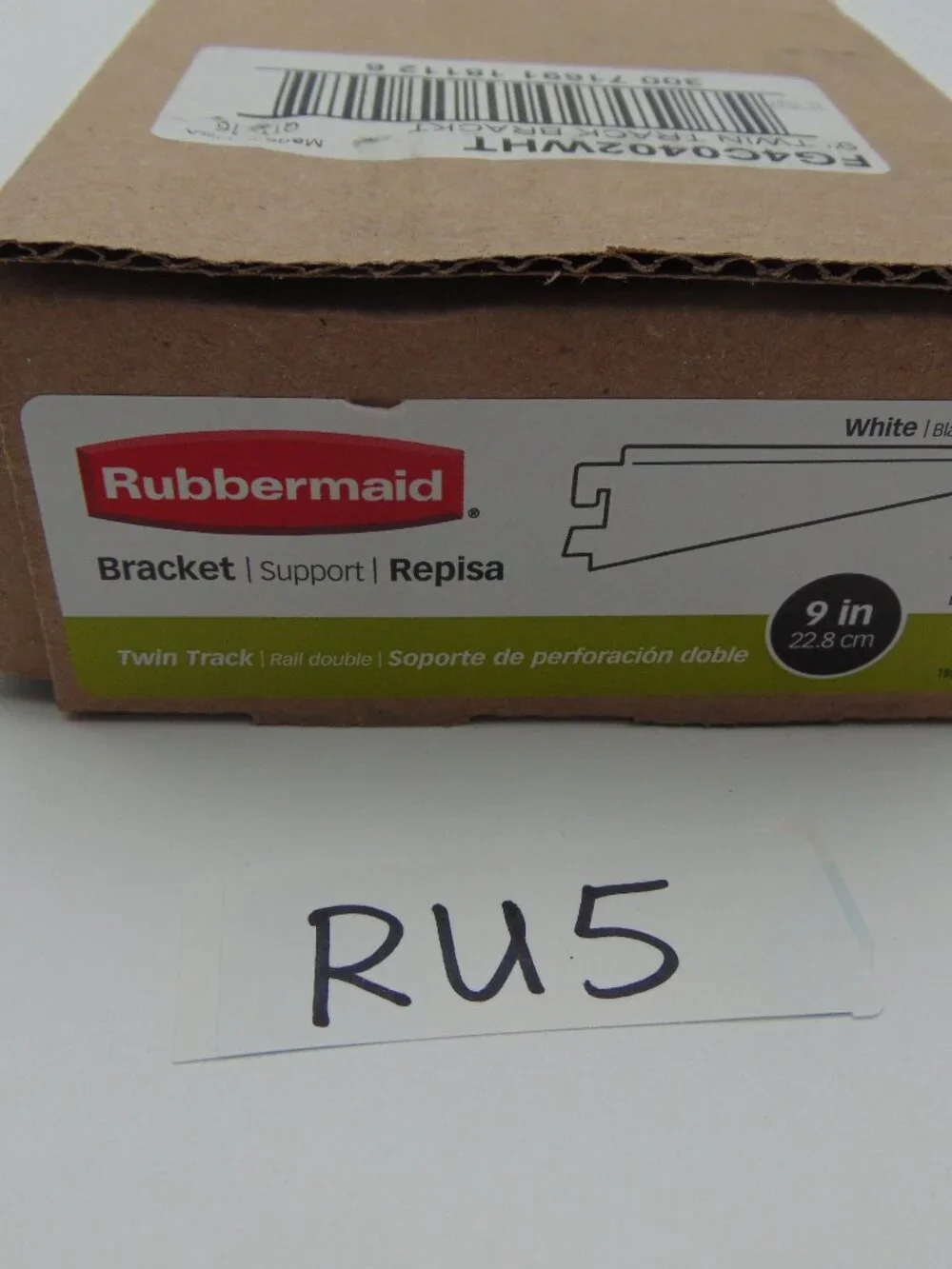 Rubbermaid 9” Twin Track WHITE Shelf Brackets FG4C0402WHT (16 Pack) Lot New